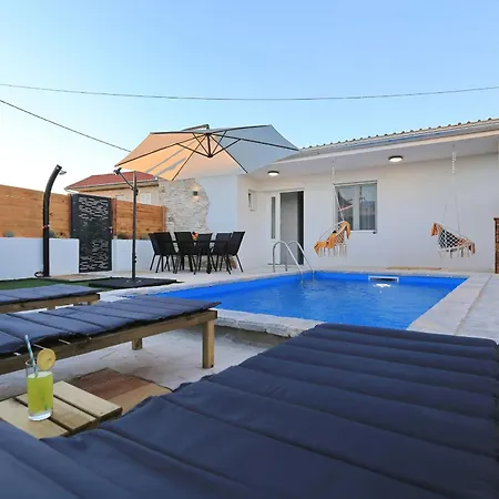 Danica With Private Pool *