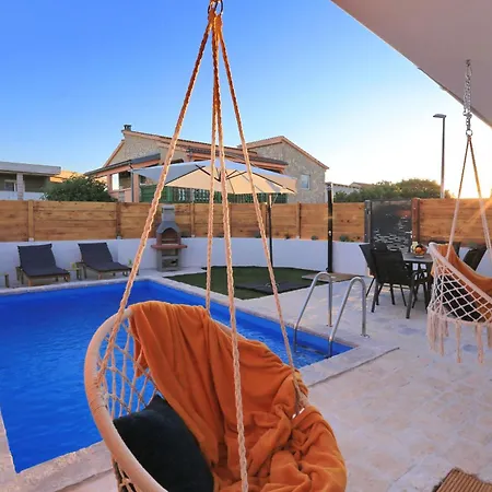 Danica With Private Pool * Drage