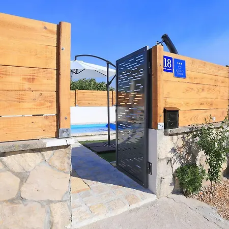 Danica With Private Pool וילה *